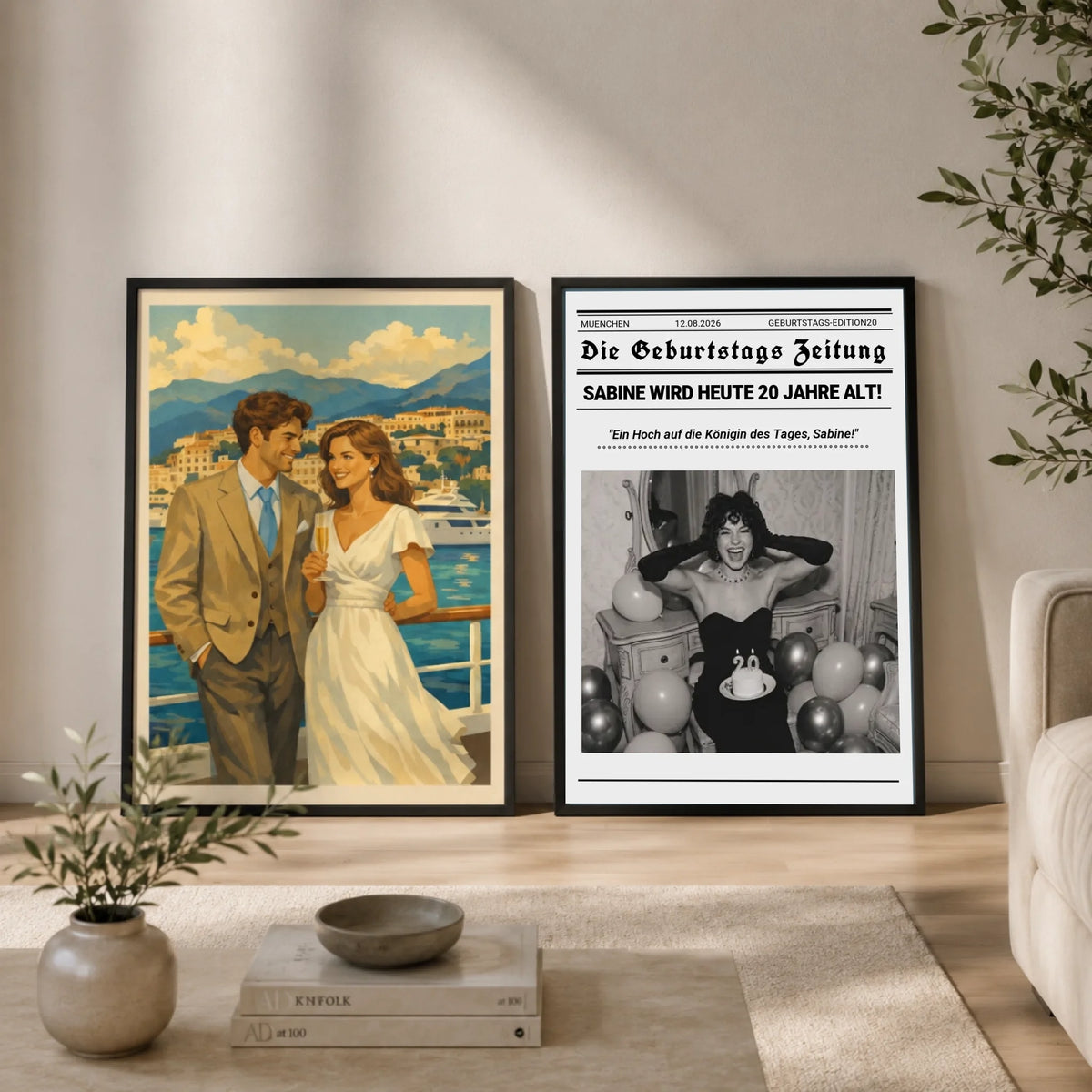 Personalisiertes Wandbild, Die Geburtagszeitung im Wohnzimmer, lehnend an der Wand neben ein Wandbild mit Pärchen darauf,  als Leinwand oder als Poster mit Rahmen